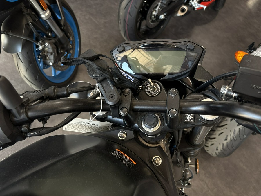 2025 Suzuki SV650 ABS