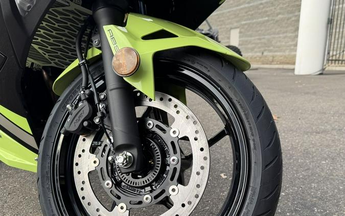 2026 Kawasaki Ninja® 500 SE ABS