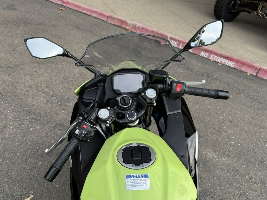 2026 Kawasaki Ninja® 500 SE ABS