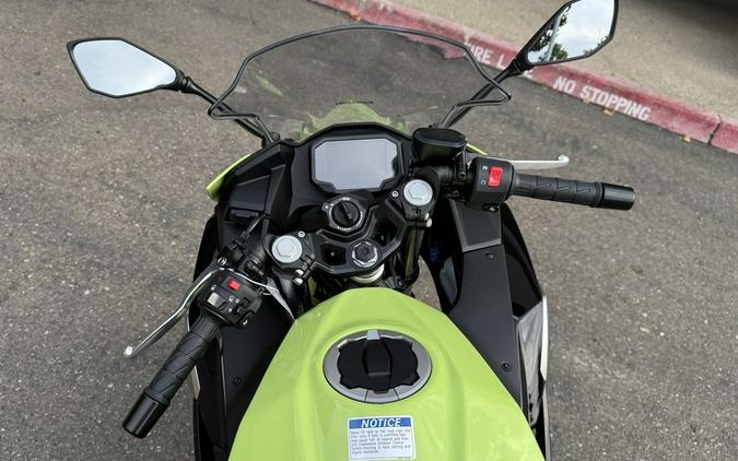 2026 Kawasaki Ninja® 500 SE ABS