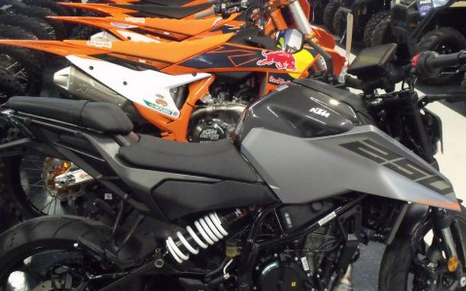 2026 KTM 250 Duke