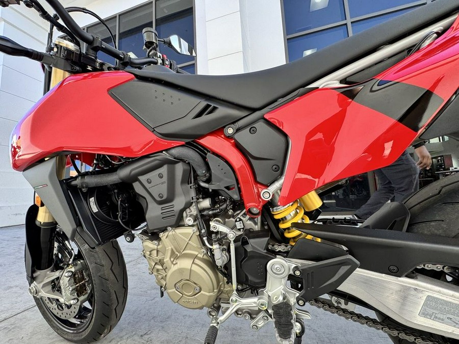 2026 Ducati Hypermotard 698 Mono Red