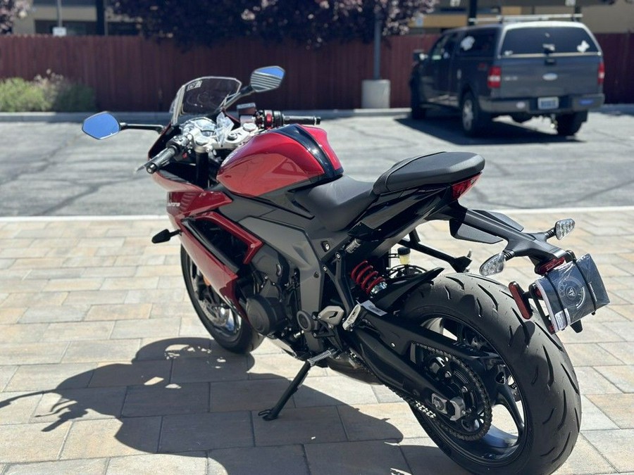 2025 Triumph Daytona 660 Carnival Red/Sapphire Black