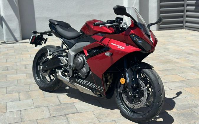 2025 Triumph Daytona 660 Carnival Red/Sapphire Black