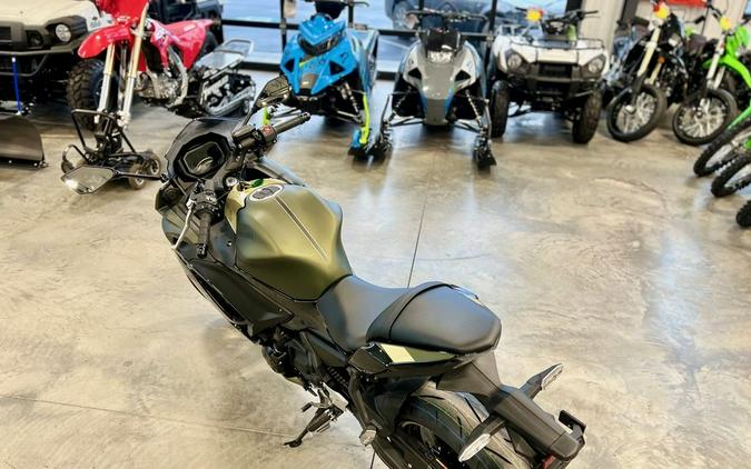 2024 Kawasaki Ninja® 650 ABS Metallic Covert Green/Metallic Spark Black