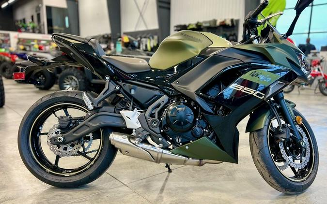 2024 Kawasaki Ninja® 650 ABS Metallic Covert Green/Metallic Spark Black