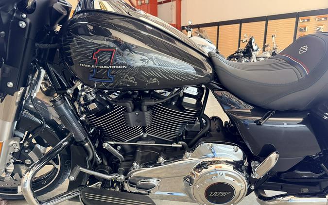 Harley-Davidson FLHX 2026