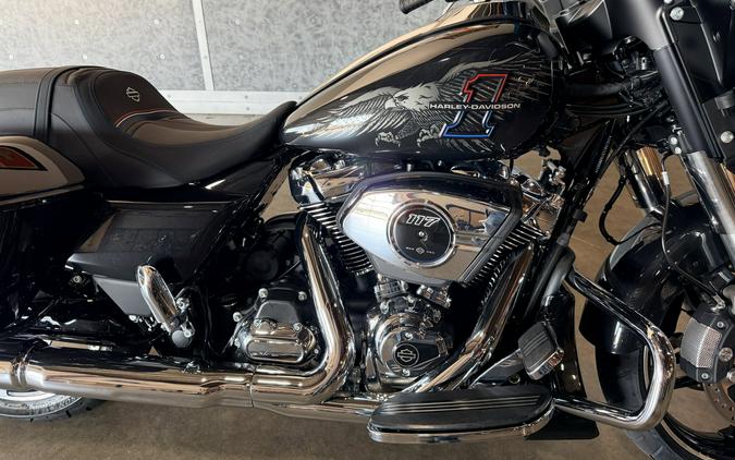 Harley-Davidson FLHX 2026