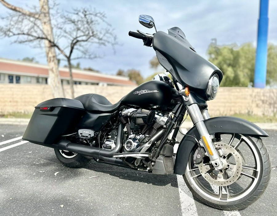 2017 Harley-Davidson® FLHXS - Street Glide® Special