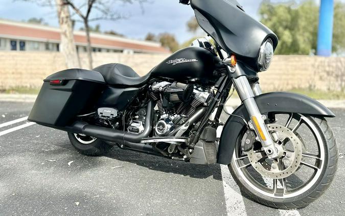 2017 Harley-Davidson® FLHXS - Street Glide® Special