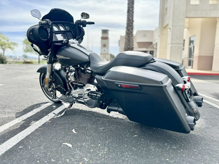 2017 Harley-Davidson® FLHXS - Street Glide® Special