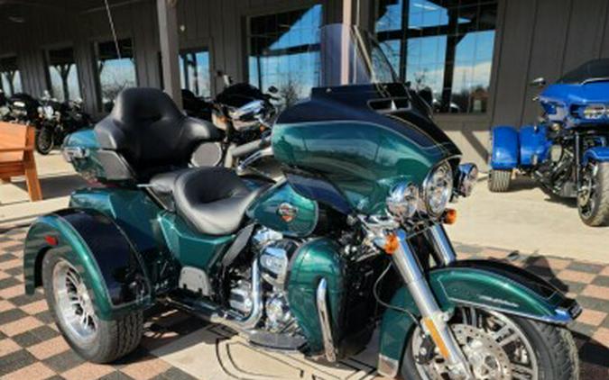 2024 Harley-Davidson Tri Glide Ultra FLHTCUTG ALPINE GREEN/BLACK W/ PINST