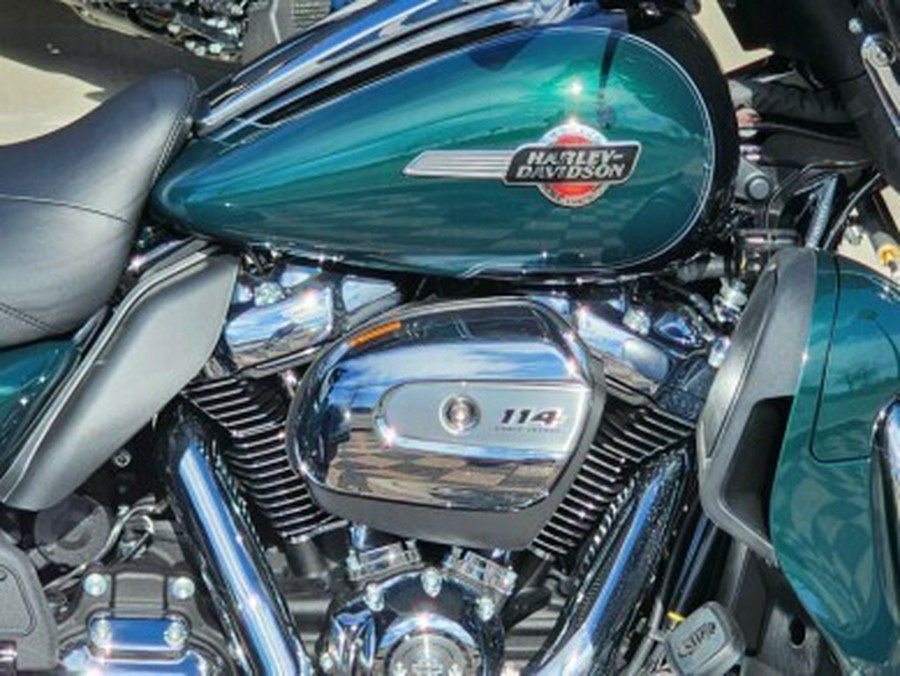 2024 Harley-Davidson Tri Glide Ultra FLHTCUTG ALPINE GREEN/BLACK W/ PINST