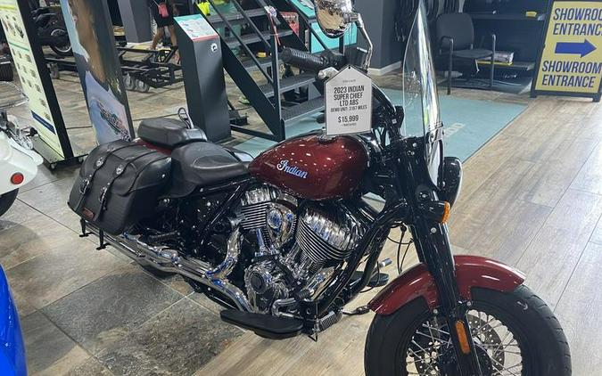 2023 Indian Motorcycle® Super Chief® Limited Stryker Red Metallic