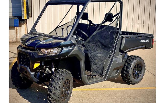 2024 Can-Am Defender DPS HD9 Red & Black