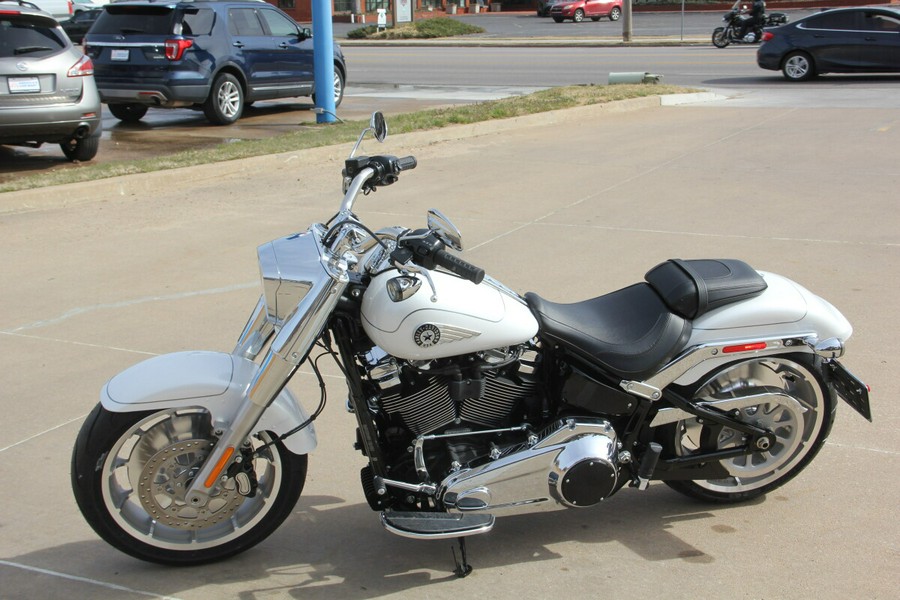 2026 Harley-Davidson Fat Boy White Onyx Pearl Chrome Trim