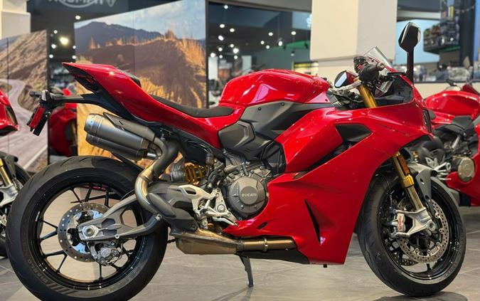 2025 Ducati Panigale V2 S