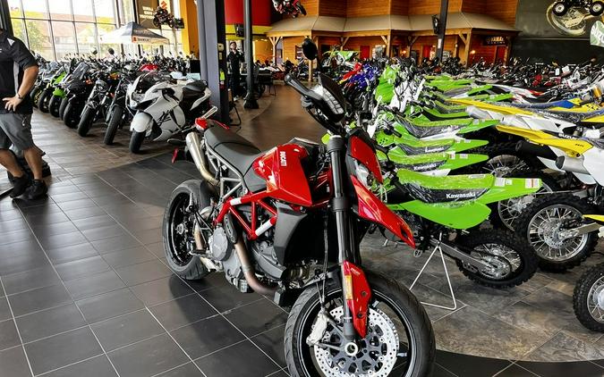 2022 Ducati Hypermotard 950 Ducati Red