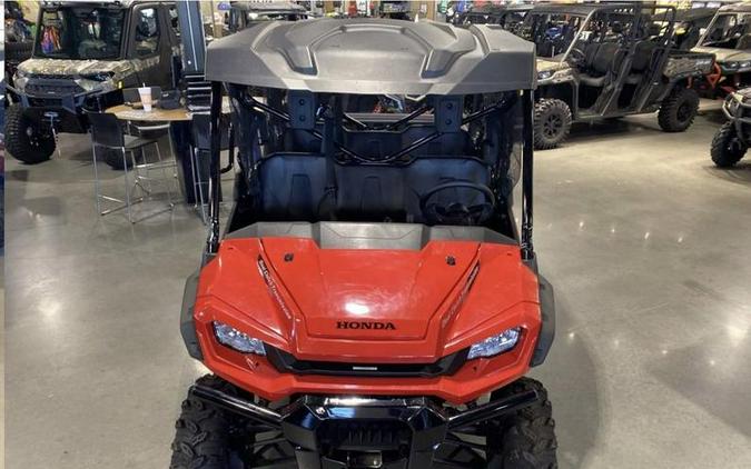 2023 Honda® Pioneer 1000-6 Deluxe Crew