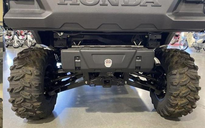 2023 Honda® Pioneer 1000-6 Deluxe Crew