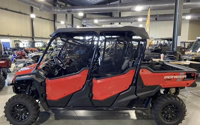 2023 Honda® Pioneer 1000-6 Deluxe Crew