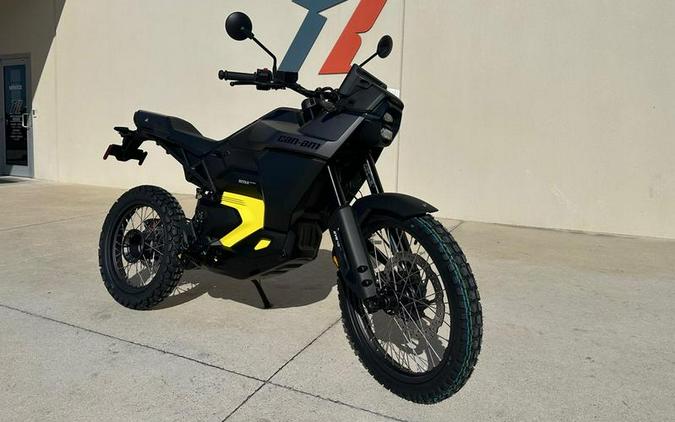 2025 Can-Am® Origin Carbon Black