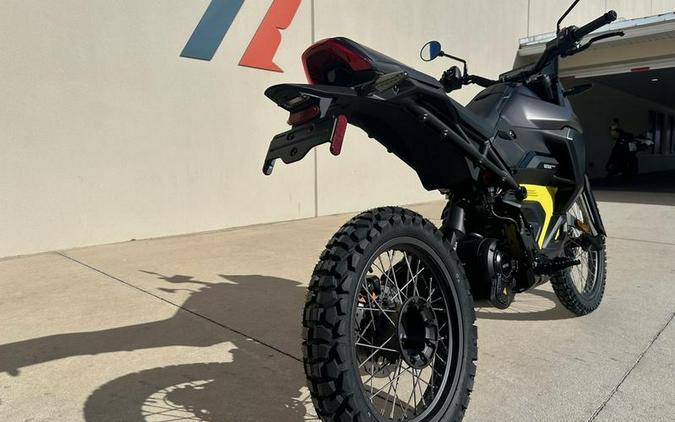 2025 Can-Am® Origin Carbon Black