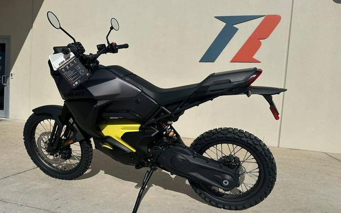 2025 Can-Am Origin Carbon Black