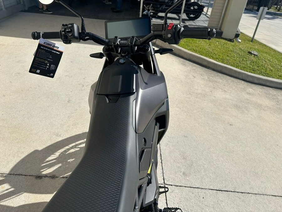 2025 Can-Am Origin Carbon Black