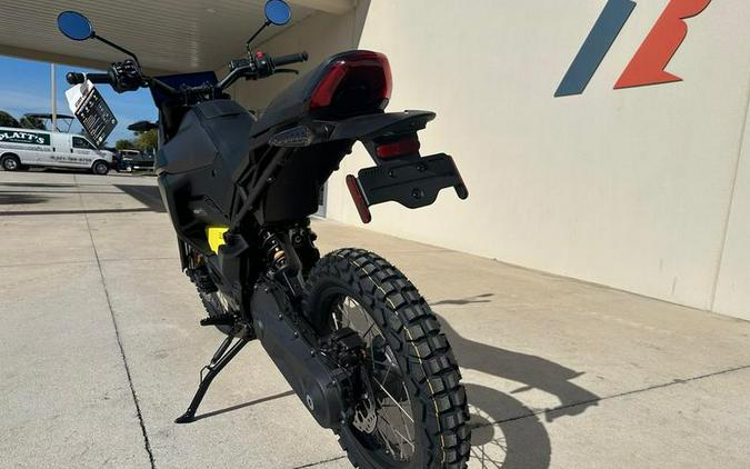 2025 Can-Am® Origin Carbon Black