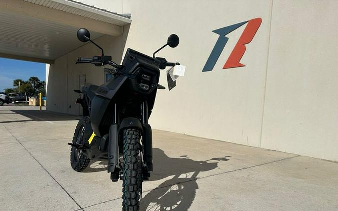 2025 Can-Am Origin Carbon Black