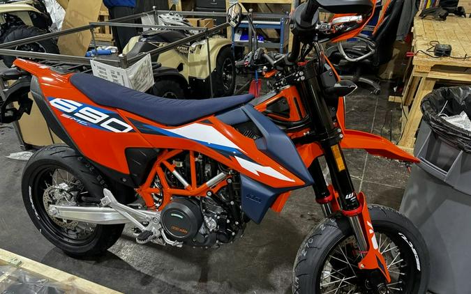 2024 KTM 690 SMC R