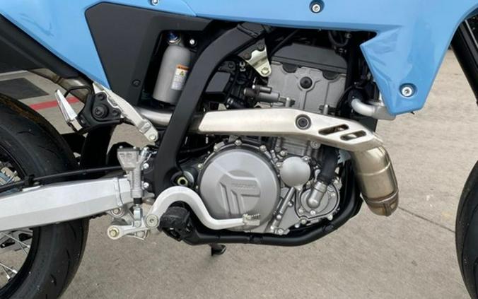 2025 Suzuki DR-Z400SM