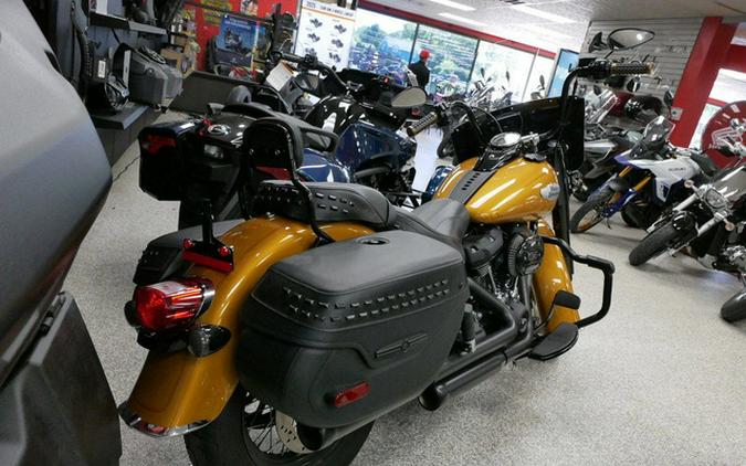 2023 Harley-Davidson FLHCS - Heritage Classic