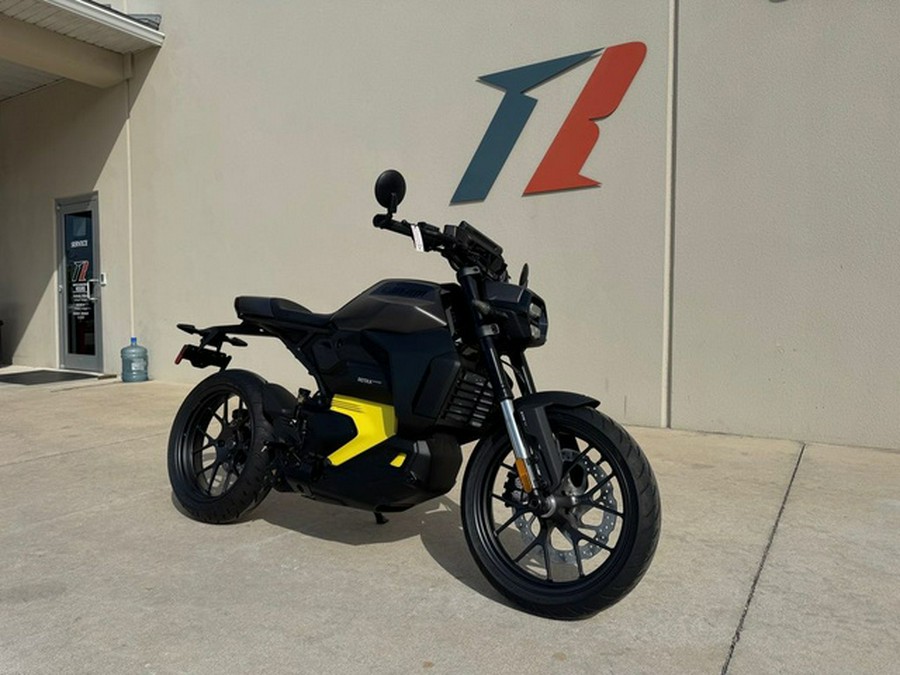 2025 Can-Am Pulse Carbon Black