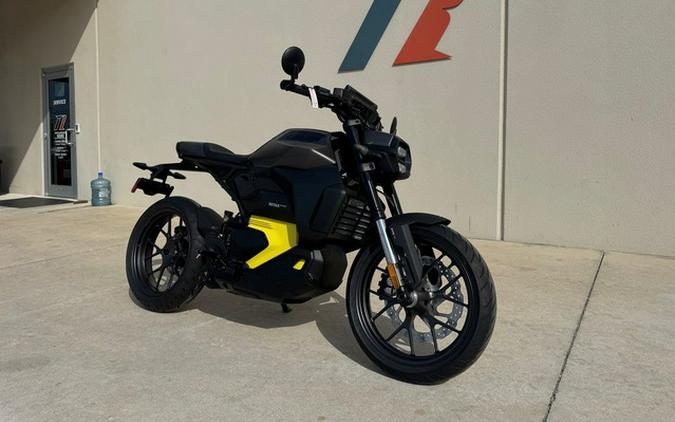 2025 Can-Am Pulse Carbon Black