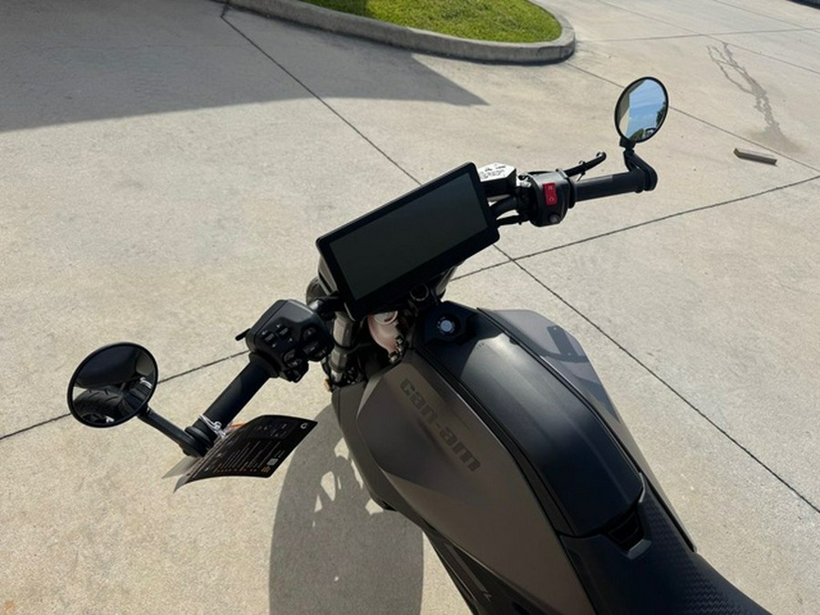 2025 Can-Am Pulse Carbon Black