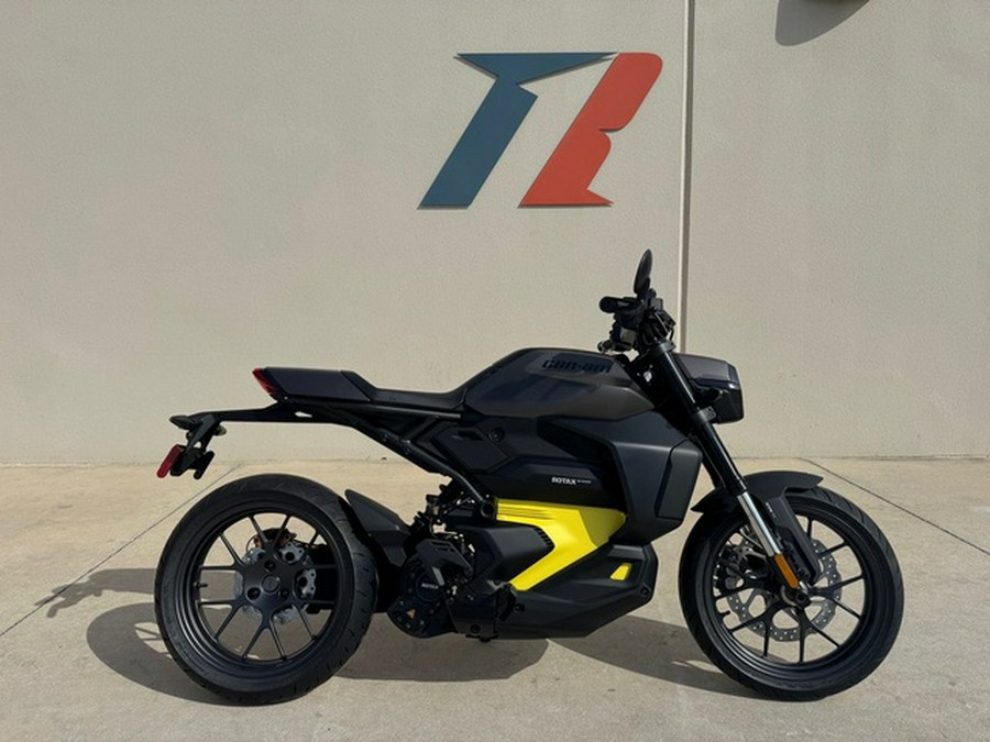 2025 Can-Am Pulse Carbon Black