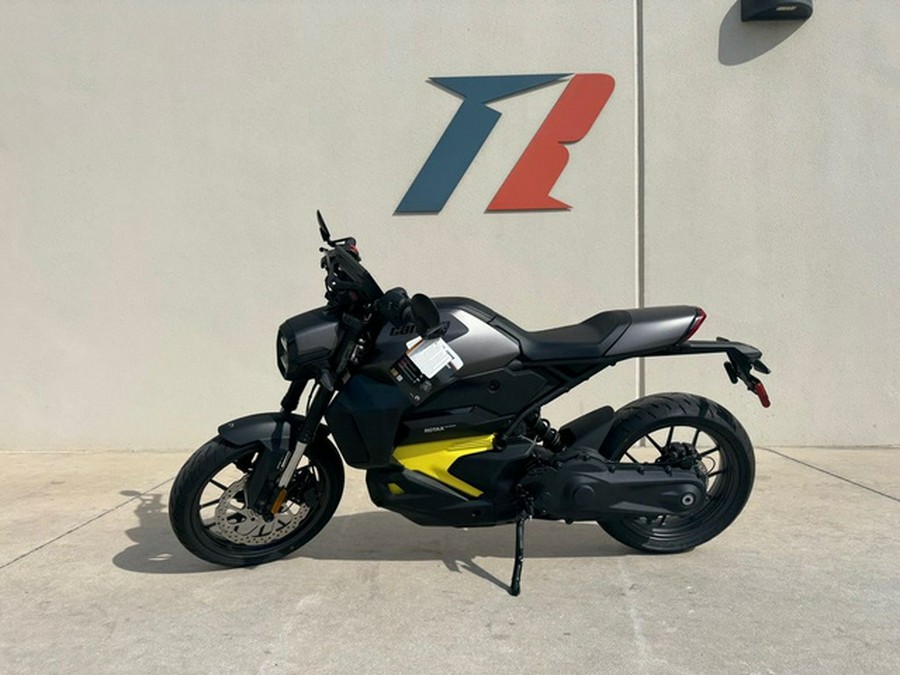 2025 Can-Am Pulse Carbon Black