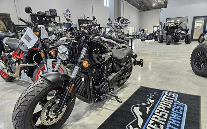 2025 Indian Scout Sixty Bobber Black Metallic