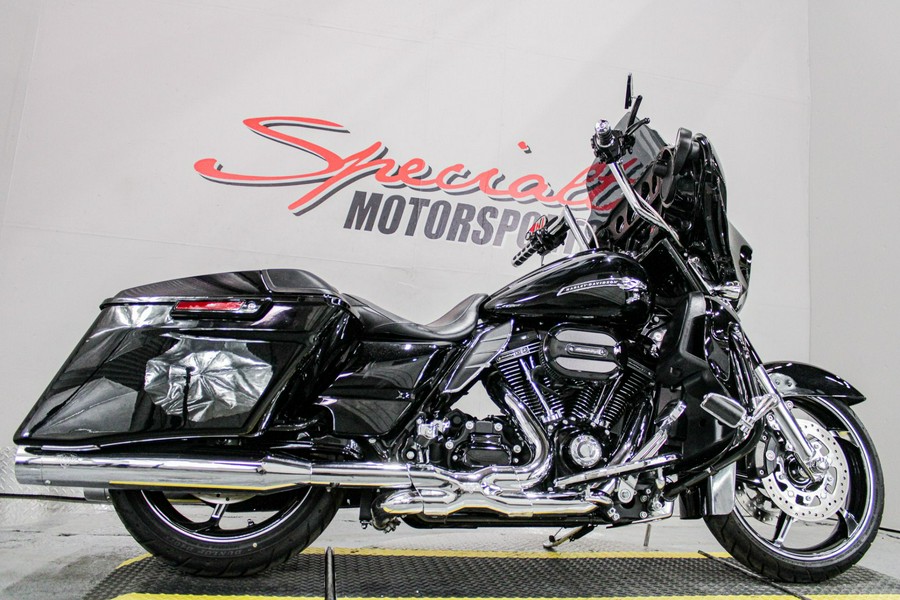 2016 Harley-Davidson CVO™ Street Glide®