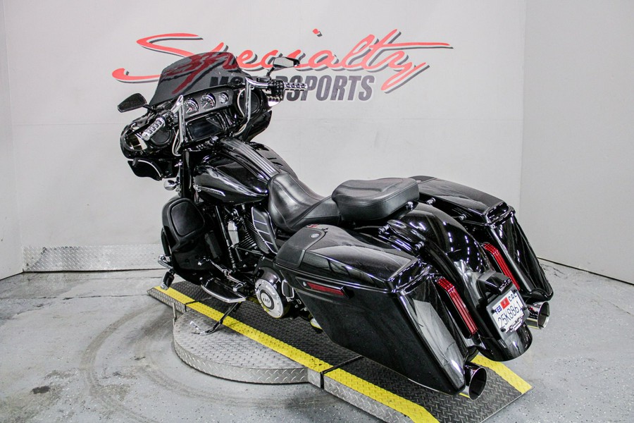 2016 Harley-Davidson CVO™ Street Glide®