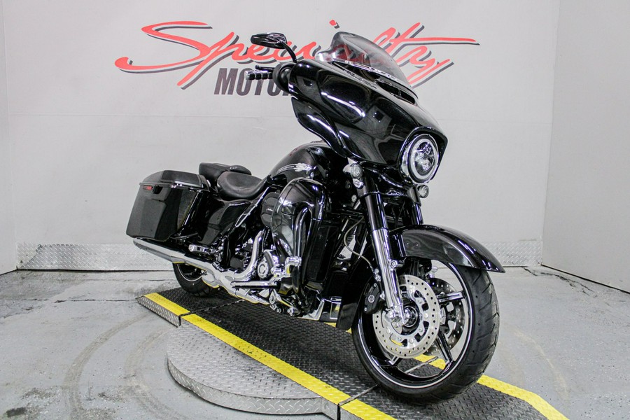 2016 Harley-Davidson CVO™ Street Glide®