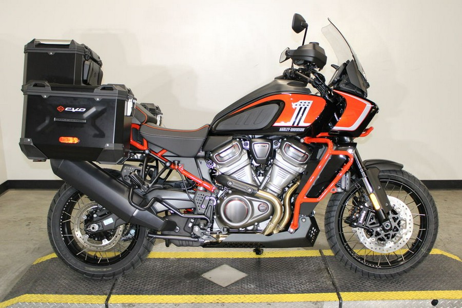 2024 Harley-Davidson® RA1250SE - CVO™ Pan America®