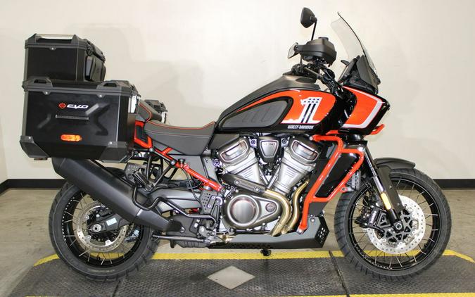 2024 Harley-Davidson® RA1250SE - CVO™ Pan America®