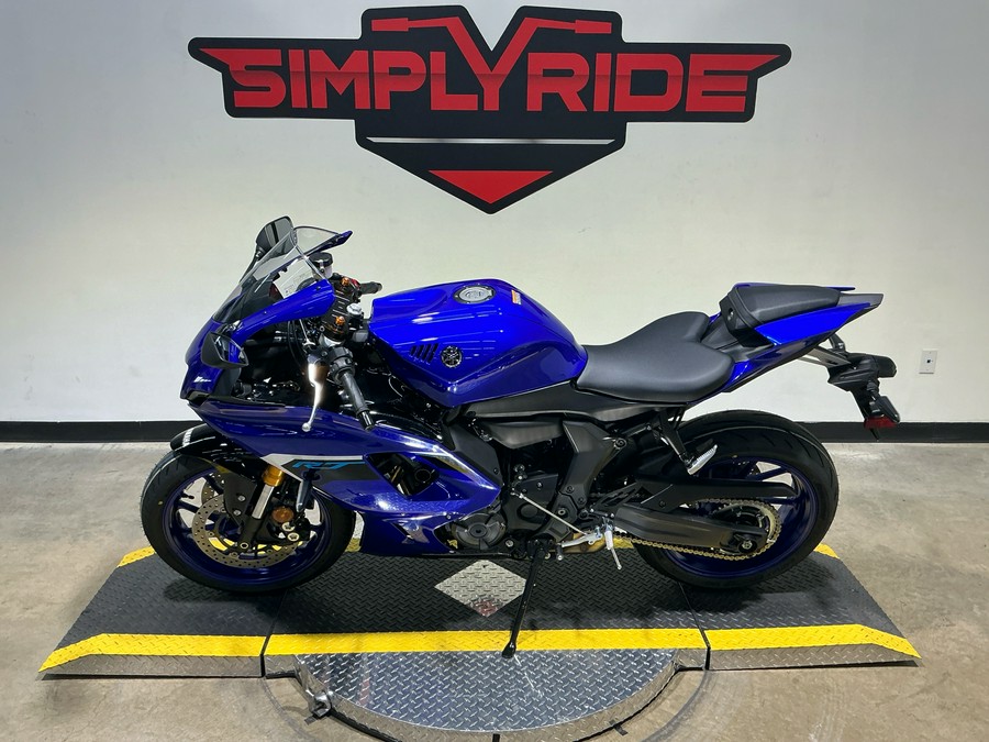 2025 Yamaha YZF-R7
