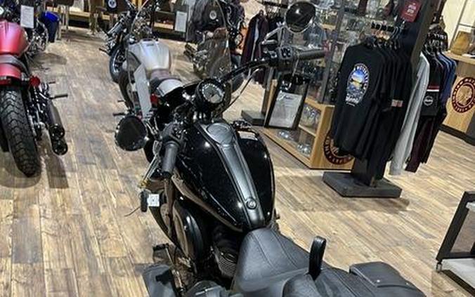 2023 Indian Motorcycle® Super Chief® ABS Black Metallic