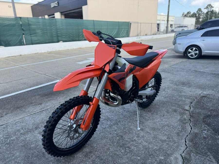 2025 KTM XC 300