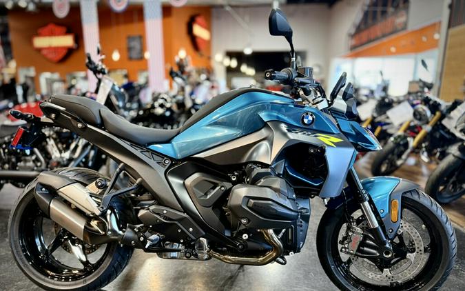2026 BMW Motorrad R 1300 R Snapper Rocks Blue