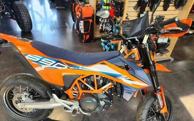 2023 KTM 690 SMC R